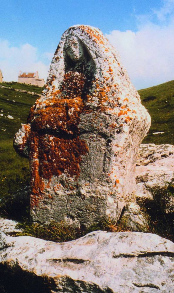 „Madonna della Lobbia“ – Muttergottesstatue im Freien in den Lessinischen Bergen (Dreizehn Gemeinden)